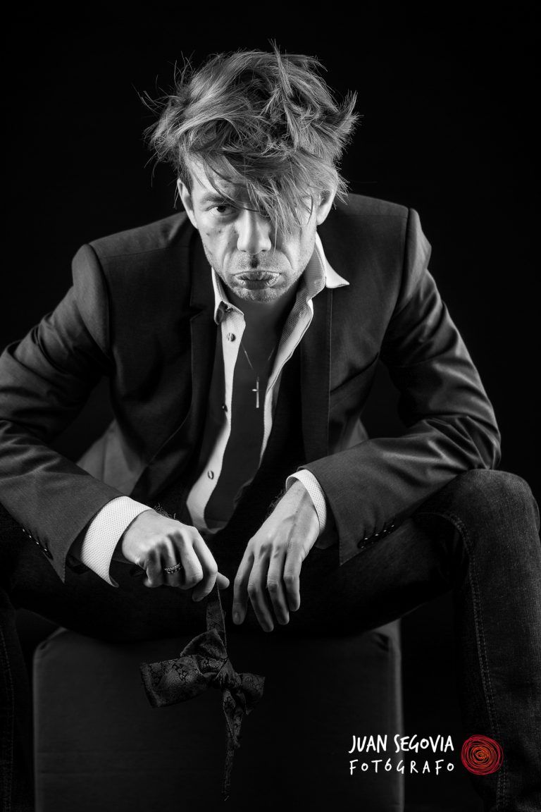 Fotografia de moda del test modelo para Mikel Garcia, por el fotografo Juan Segovia en el estudio de Punt de Vista