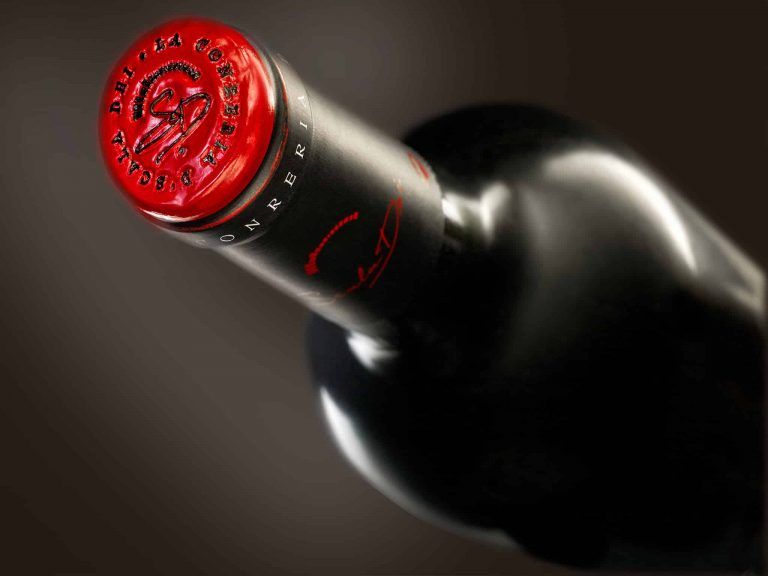 Tapon de botella de vino de Scala Dei. Fotografía de objeto por Punt de Vista