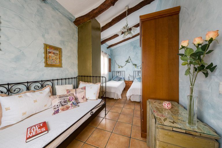Fotografia de dormitorio en apartamento turistico Lo maset de Carmeta, fotografo Juan Segovia de Punt de Vista