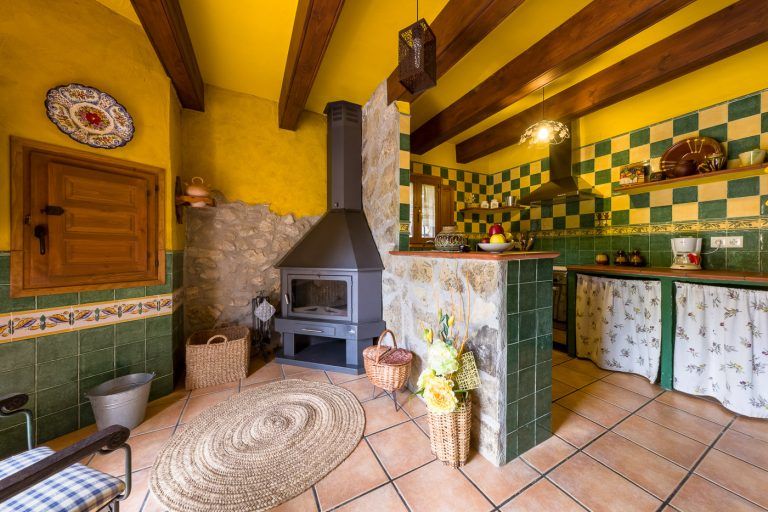 Fotografia de la entrada en la casa rural Lo maset de Carmeta en Tivenys, Tarragona