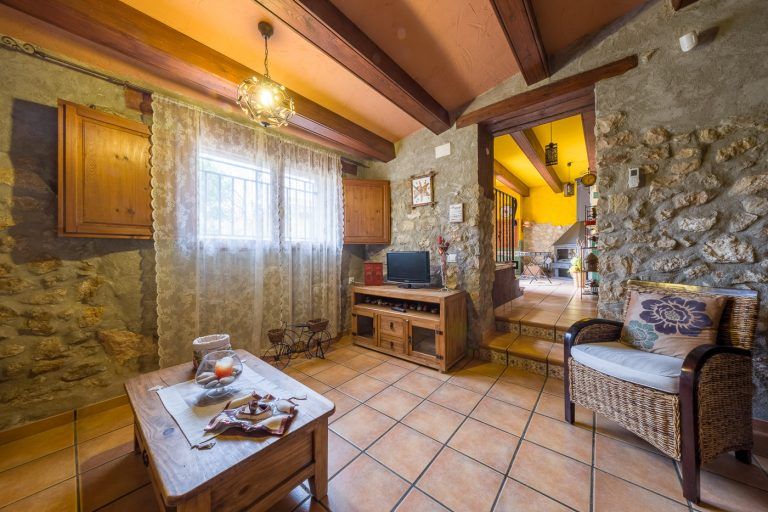 Fotografia del salon en el la casa rural Lo maset de Carmeta en Tivenys, Tarragona