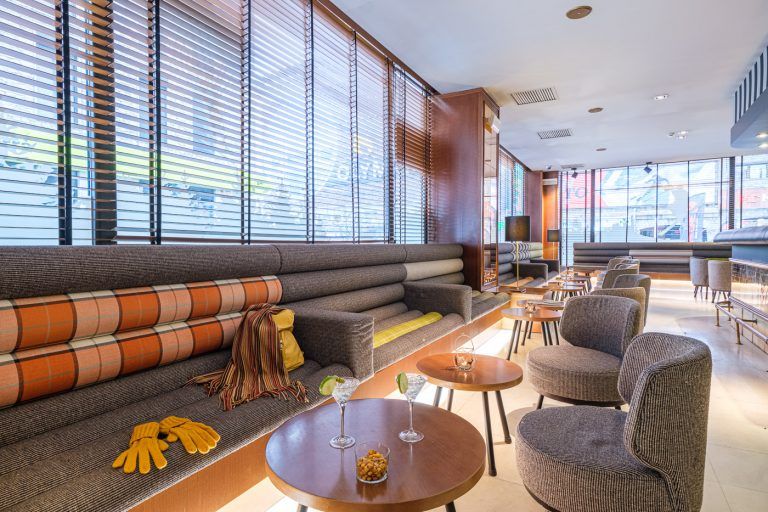 Fotografia de la cafeteria del hotel Sporting en Andorra