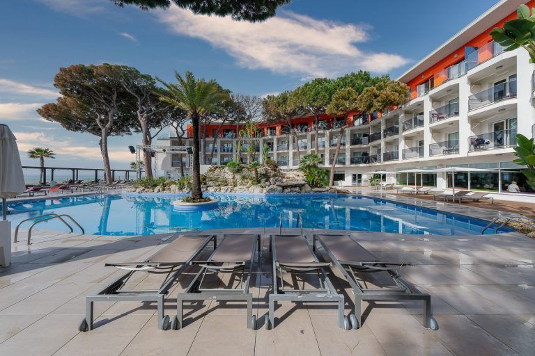 Fotografia de la piscina del hotel Centurion de Cambrils