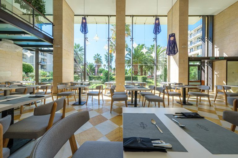 Fotografia de un comedor del hotel Islantilla