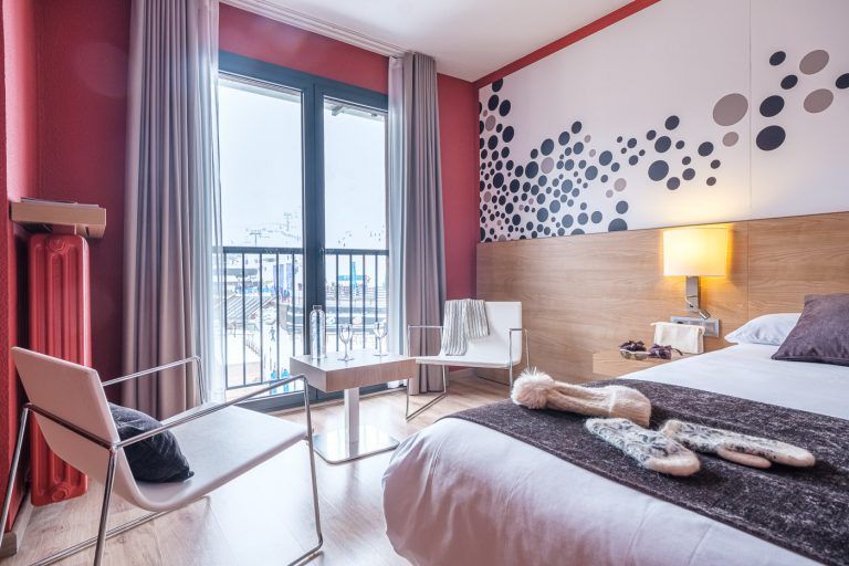 Fotografia de una suite del hotel Sporting en Andorra