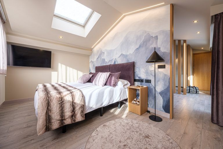 Fotografia de una suite doble del hotel Caribou en Andorra