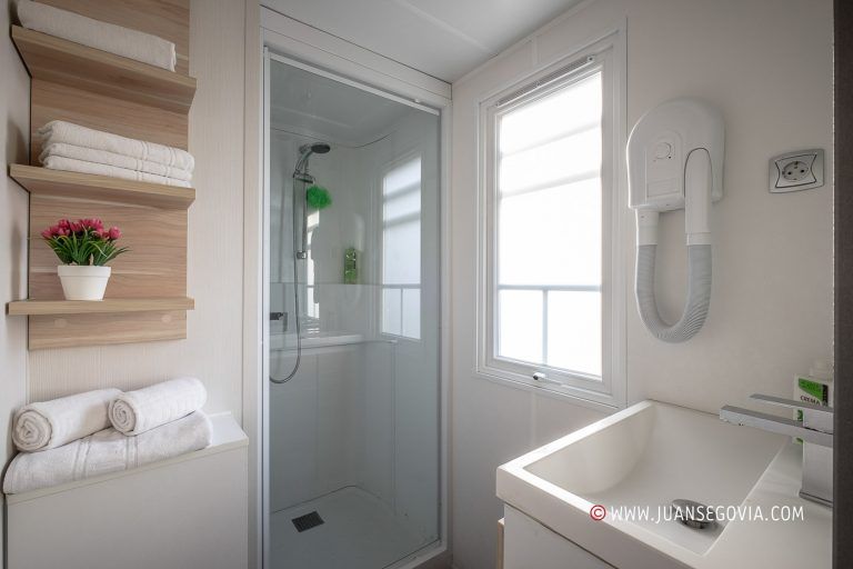 Bano en bungalow del camping Vendrell Platja