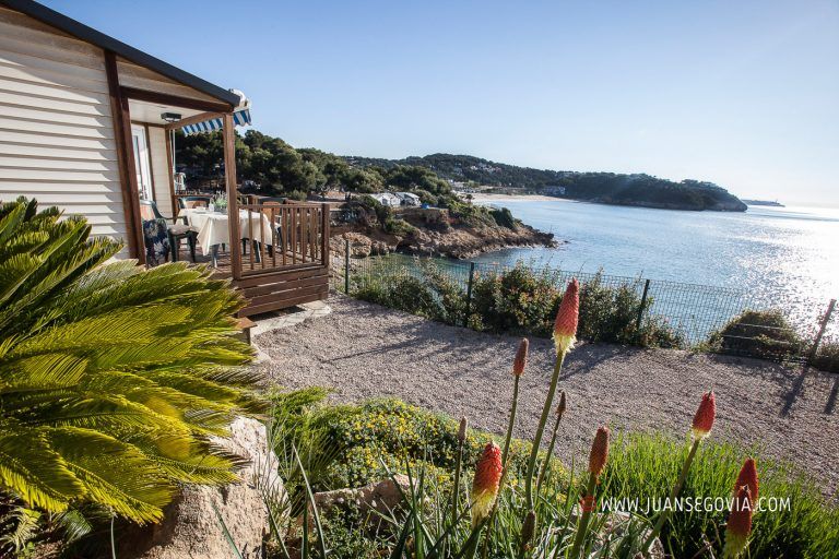 Bungalow con vistas al mar en el camping Torre de la Mora en Taragona