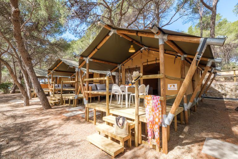 Bungalows Safari en el camping Torre de la Mora