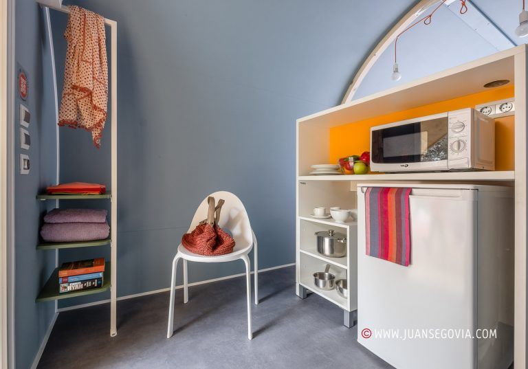 Cocina con atrezzo en bungalow Coco del camping Torre de la Mora