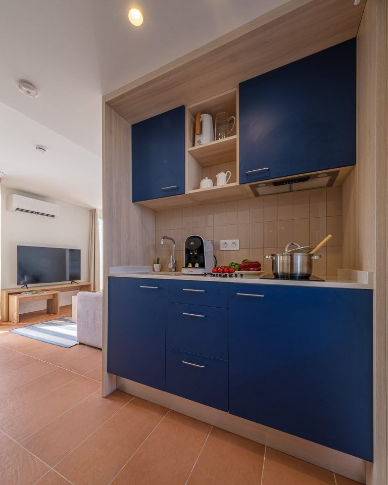 Cocina y atrezzo en apartamentos Ancora de Salou Tarragona