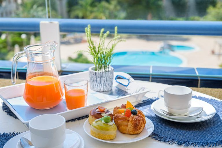 Desayuno en apartamentos Punta Prima de La Pineda