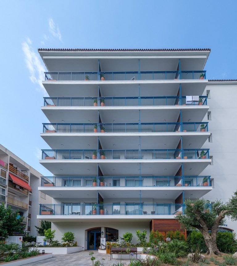 Fachada principal apartamentos Ancora de Salou Tarragona