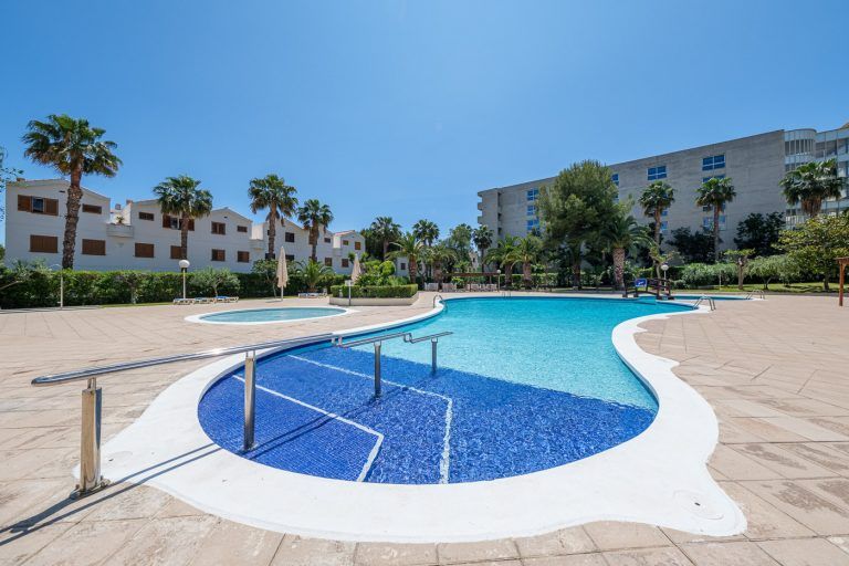 Piscina en apartamentos Punta Prima de La Pineda Tarragona