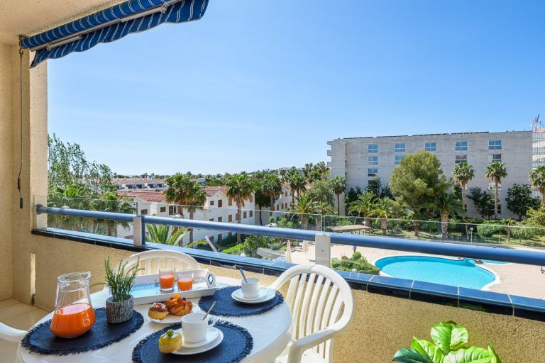 Terraza en apartamentos Punta Prima de La Pineda