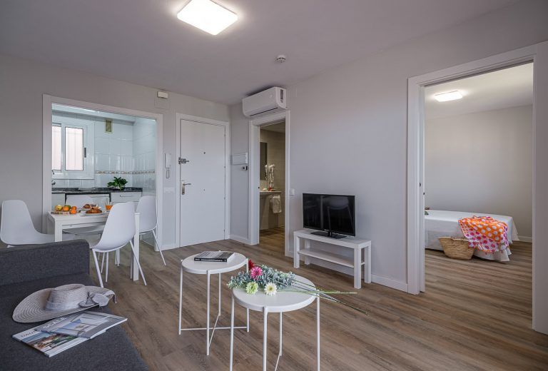 Vista general con atrezzo en apartamento de Salou Tarragona